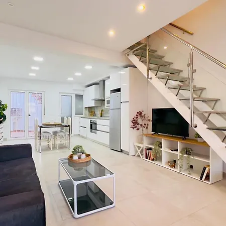 Casa Torrecilla En El Centro De - South Costa 네르하